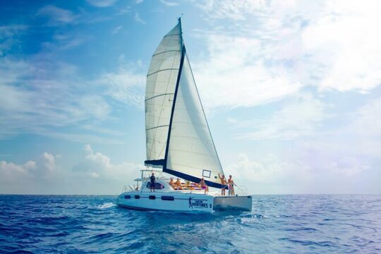 Riviera Maya Luxury Catamaran and Snorkeling, Lunch & Drinks Included