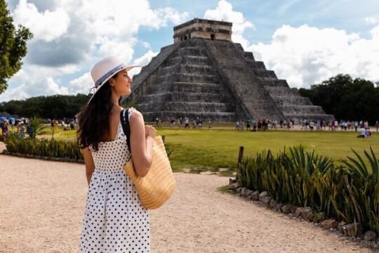 Chichen Itza, Cenote & Valladolid Tour