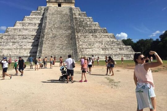 Full-day tour to Chichen Itza Deluxe with Cenotes