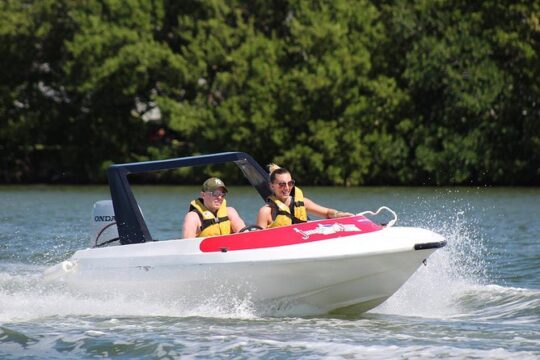 Speedboat adventure through the Nichupte Lagoon. Snorkel included.