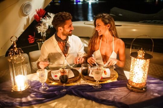 Private 3 hours Romantic Cancun Dinner in 58´Yacht Azimut