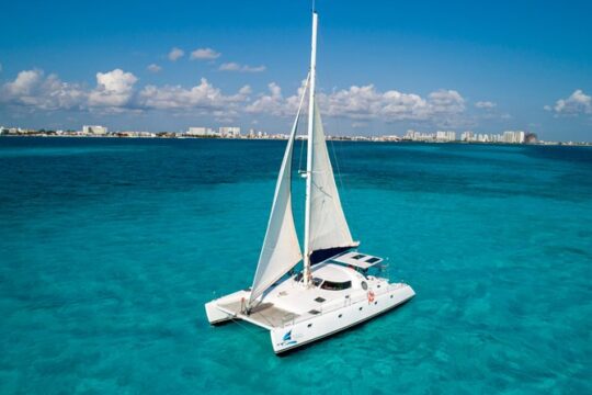 Private Isla Mujeres Catamaran Tour - Manta Boat - For up to 40 people