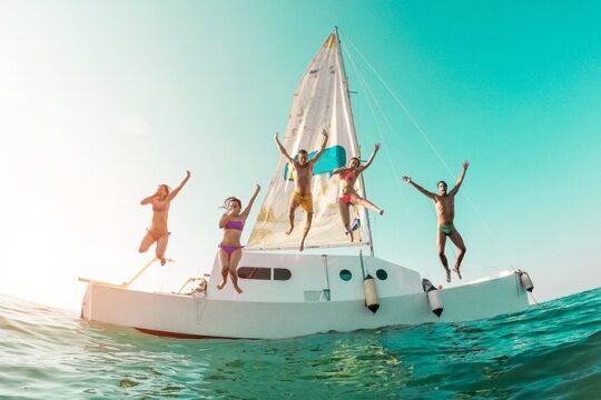 Catamaran and snorkel in isla mujeres