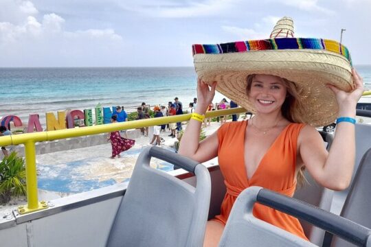 Cancún City Adventure around the Best Stops over Bus - Guided Bus Tour