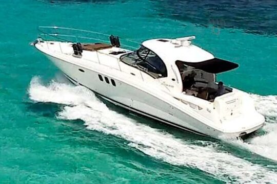 Private Tour from Cancun to Isla Mujeres on a 42 Foot Yacht.
