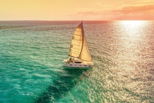 Private Sunset Catamaran Tour Visit in Cancun with Licensed Guide