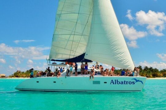 Sailing Catamaran with Open Bar to Isla Mujeres
