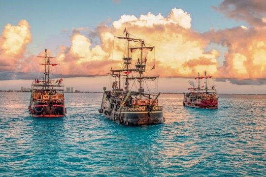 Dinner & Live Pirate Fight (2X1 Price) from Cancun