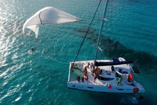 Tour Catamaran Isla Mujeres With Open Bar