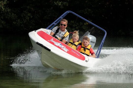 Mangrove Jungle Speedboat Tour in Nichupte Lagoon