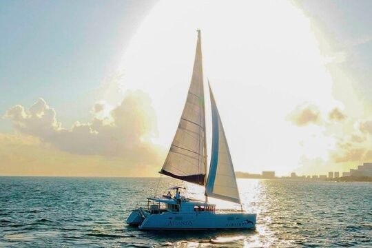 Live the best Catamaran Plus experience to Isla Mujeres