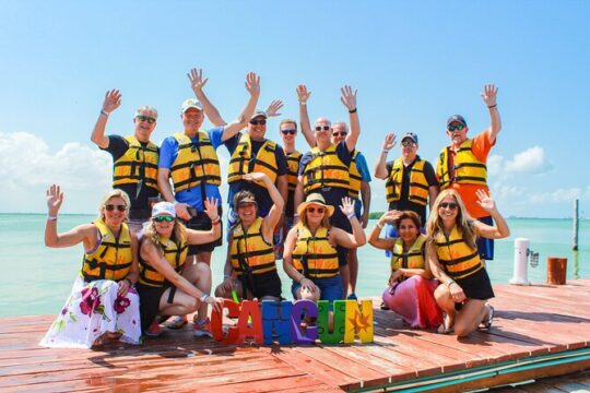 Jungle Tour In Cancun, drive a speedboat through the lagoon with your companion