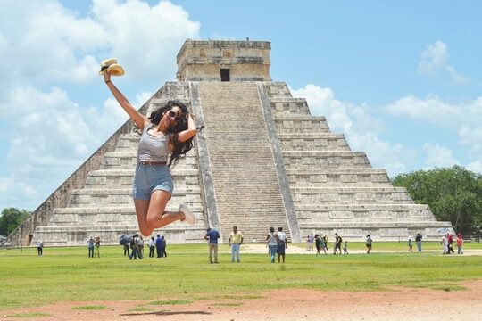 Full-Day Tour Chichen Itza, Valladolid and Cenote open bar in bus