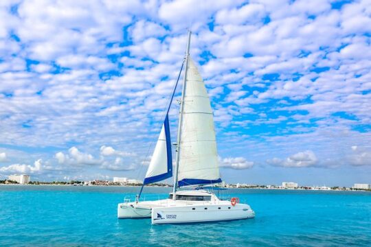 Private Isla Mujeres Catamaran Tour - 43 ft - For up to 30 people