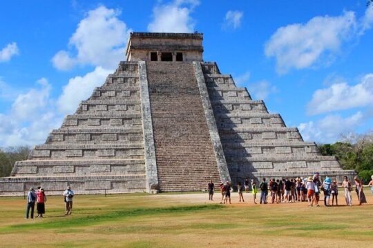 Chichen Itza Deluxe! Ruins, 2 Cenotes, Valladolid and Buffet with Transportation