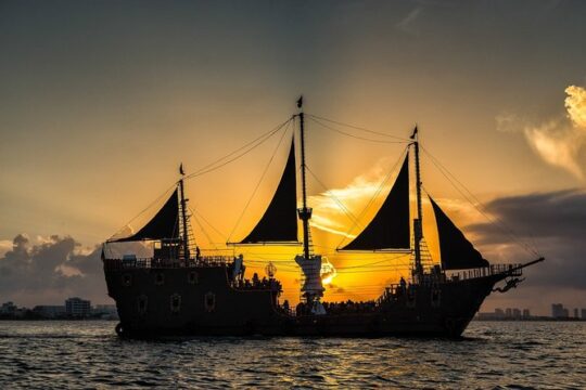 Pirate Ship Jolly Roger with Dinner and Open Bar