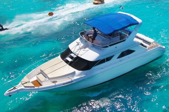 Deluxe Yacht 48FT with FlyBrige Rental in Cancun (up to 17 PAX)