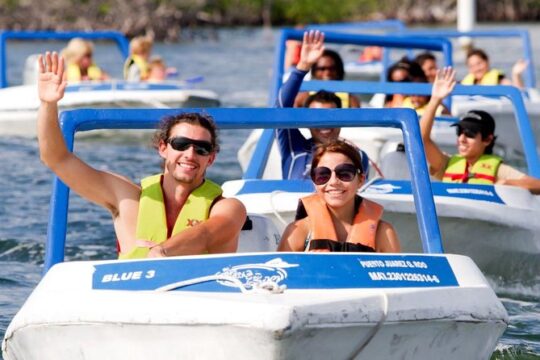 Intrepid SpeedBoat Tour in Cancun with an amazing Snorkel Experience.