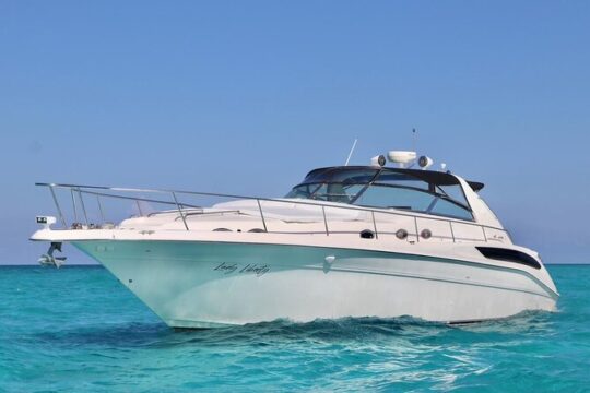 Cruise in Elegance: Luxury Yacht Rental in Cancun