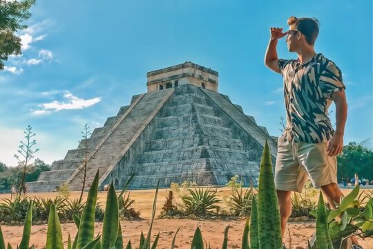 Full-Day Tour to Chichen Itza and cenotes experience