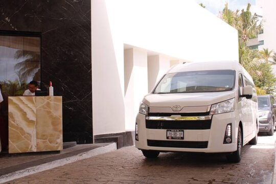 Private transfer to Cancun Airport to Hotel Zone