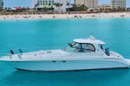 Cruise in style on our 60-foot yacht in Cancun for 20 people