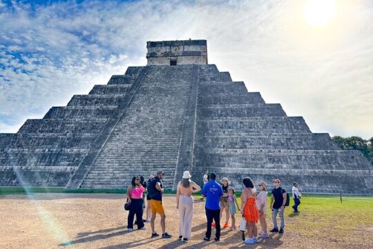 Chichen Itza Early Access & Catamaran to Isla Mujeres