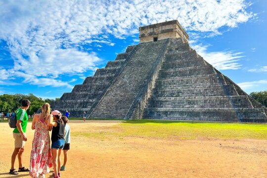 Chichen Itza Early Access & Catamaran to Isla Mujeres