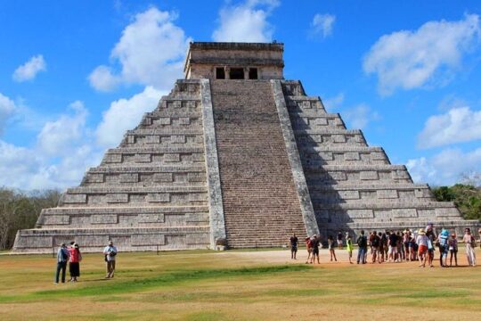 Wonderful Tour to Chichen Itza Ruins & Cenote Oxman from Cancun