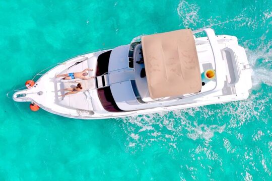 Yacht 48ft Rental in Cancun for up to 15 people