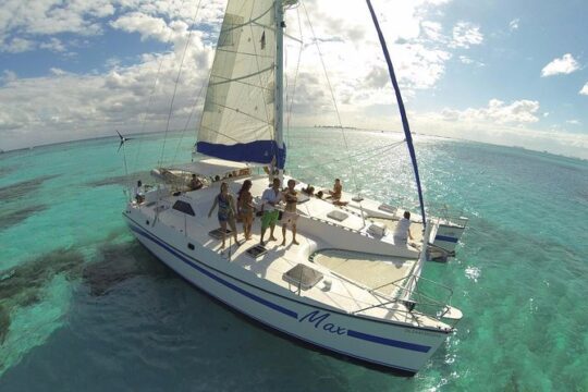 Isla Mujeres, Catamaran tour in one day for one price