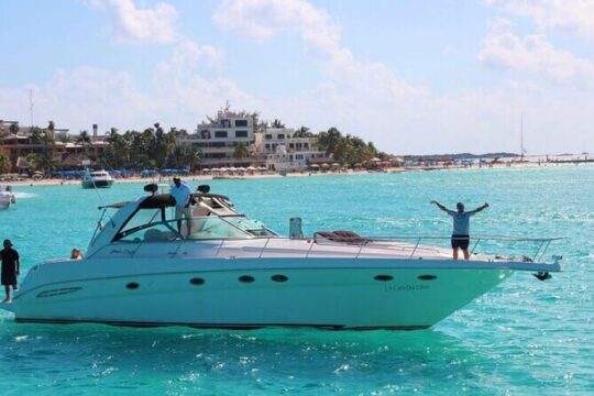 Cruise in Style on our 48 Foot Yacht in Cancun for 15 People