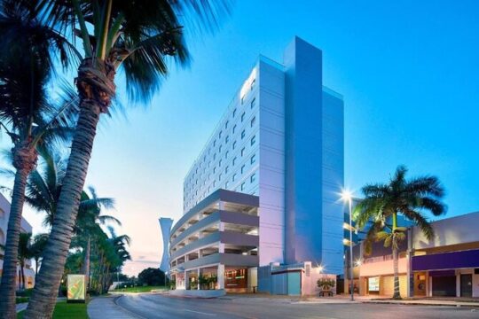 Cancun Airport and Aloft Cancún Private Shuttle