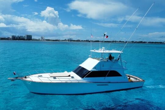 Private Full-Day Tour by Yatch in Cancún