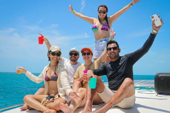 Shared Cancun Catamaran to Isla Mujeres Beach with Snorkeling