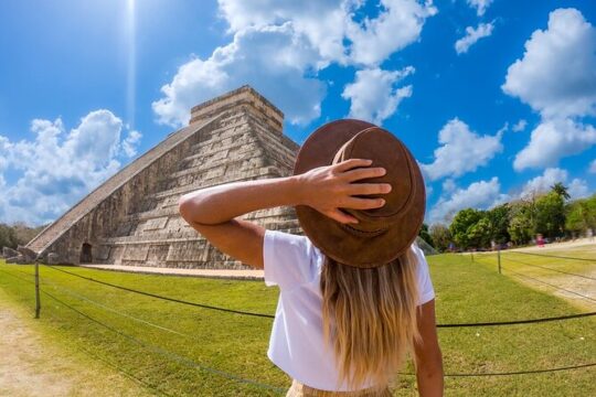 Chichén Itzá, a cenote and Valladolid with drinks and free lunch