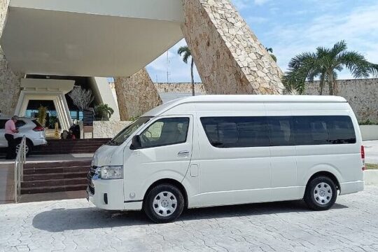 Private Roundtrip Transportation Cancun Airport up 10 People