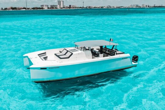 4 Hour Atomic 47 ft Catamaran with Isla Mujeres and El Meco Reef