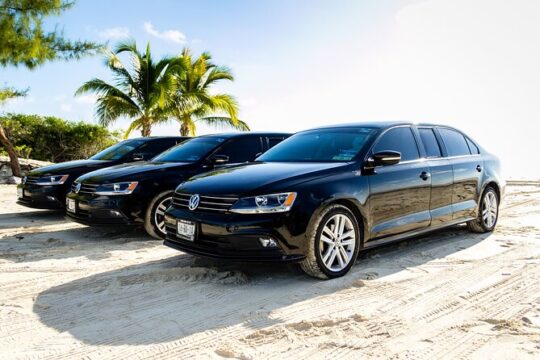 Departure in Luxury Sedan from Cancun Hotels to the Airport