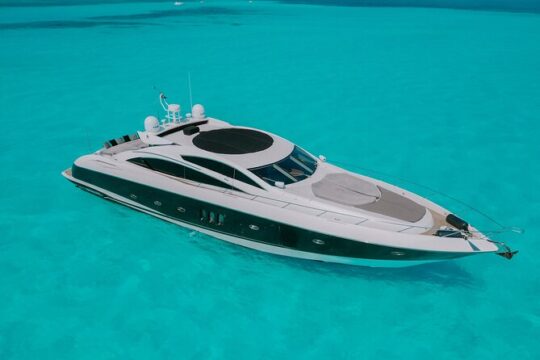 82 Feet Mega Yacht Rental up to 15pax in Cancun