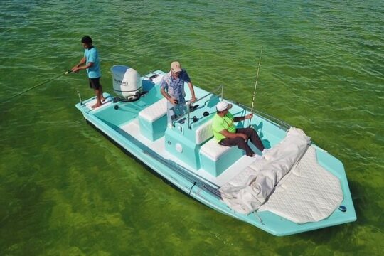 Fly Fishing Cancun Large Boat 4 people plus crew