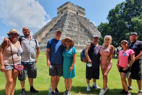 Early Access to Chichen Itza All Inclusive with Valladolid and Cenote Swim