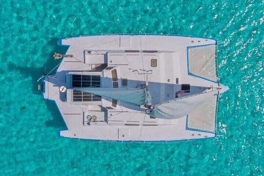 Private Catamaran Tour to Isla Mujeres